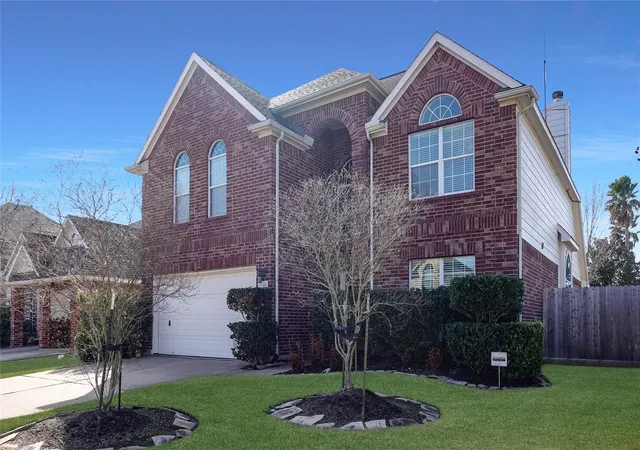 Homes for sale in Pearland, TX | 2202 Drake Falls Dr, Pearland, TX 77584 | MLS# 53512846
