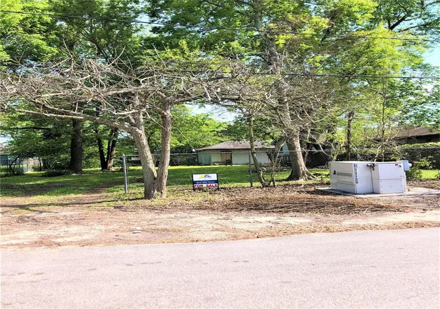Photo 4 of Land for sale at 991 Reverend B J Lewis Dr, Houston, TX 77088 | MLS# 24550663 | Listing updated on 2025-11-12