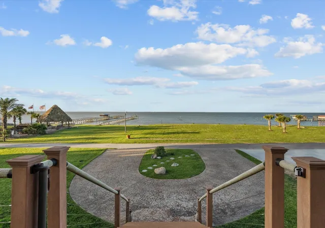4th image of 2609 Avenue A, Dickinson, TX 77539 | MLS# 81620936