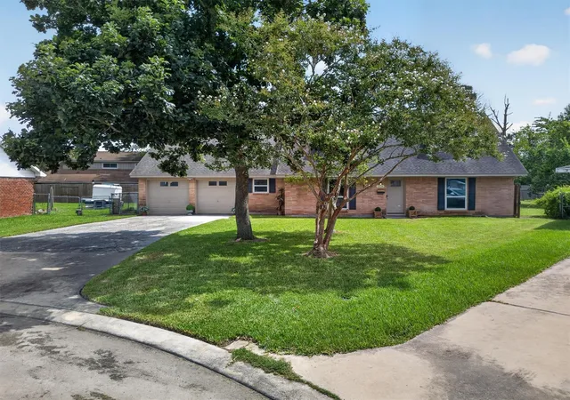 Photo 2 of Single family home for sale at 1406 Cedarbrook Ct, Seabrook, TX 77586 | MLS# 12713348 | Listing updated on 2026-08-24