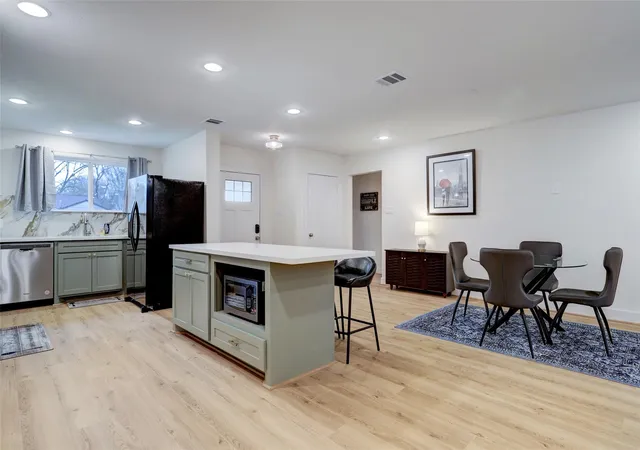 3rd image of 4009 Woodshire St, Houston, TX 77025 | MLS# 11194414