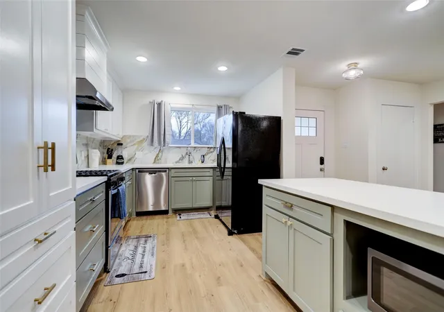 4th image of 4009 Woodshire St, Houston, TX 77025 | MLS# 11194414