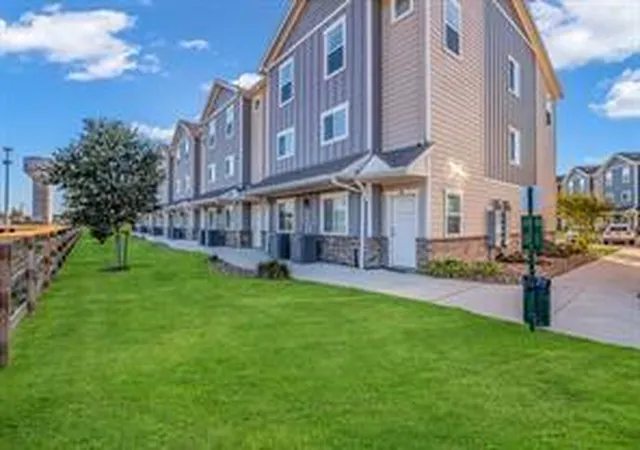 2nd image of 21155 Gosling Rd #15 A-B, Spring, TX 77388 | MLS# 29446924