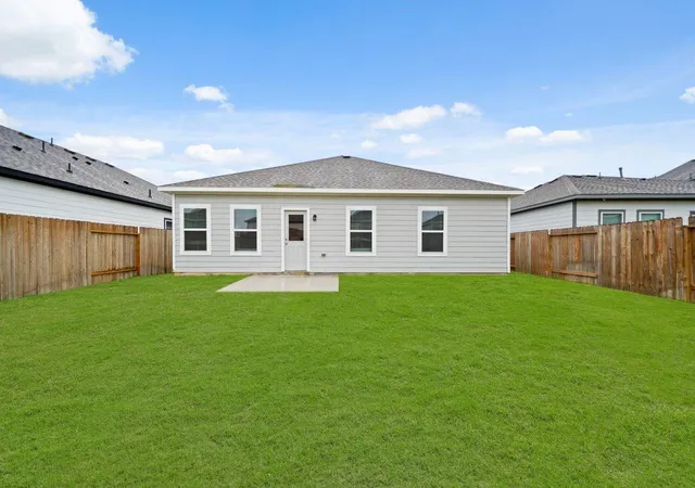 Photo 3 of Sale Pending at 2520 Old Glory Ln, Bay City, TX 77414 | MLS# 72025852 | Listing updated on 2026-09-01