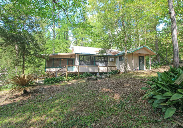 Photo 2 of Single family home for sale at 638 Big Lake Dr, Livingston, TX 77351 | MLS# 35767572 | Listing updated on 2026-06-16