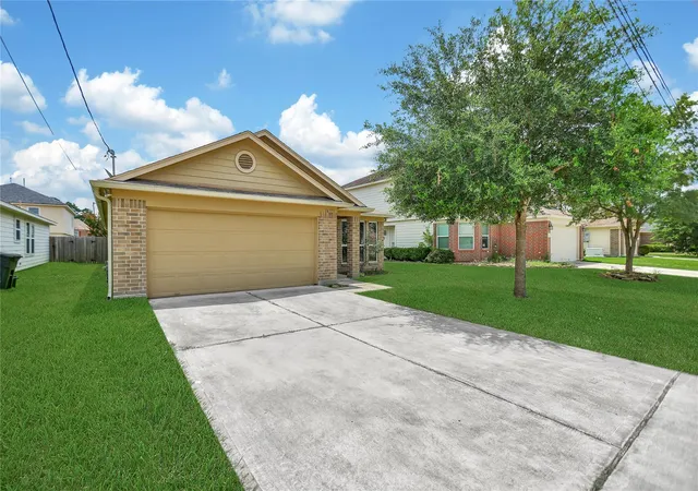 Photo 2 of Single family home for sale at 16771 N Rail Dr, Conroe, TX 77385 | MLS# 44827313 | Listing updated on 2026-06-27