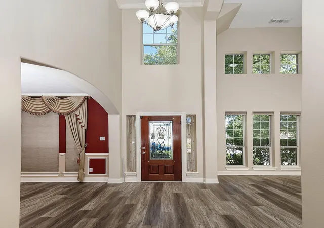 Photo 3 of Single family home for sale at 6327 Spring Crk Oaks Dr, Spring, TX 77379 | MLS# 47864026 | Listing updated on 2026-08-31