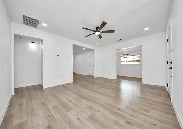image of 10418 Burman St, Houston, TX 77029 | MLS# 29526930
