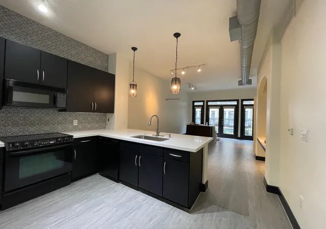 Photo 1 of Condo for sale at 1901 Post Oak Blvd #1213, Houston, TX 77056 | MLS# 53194744 | Listing updated on 2026-06-28