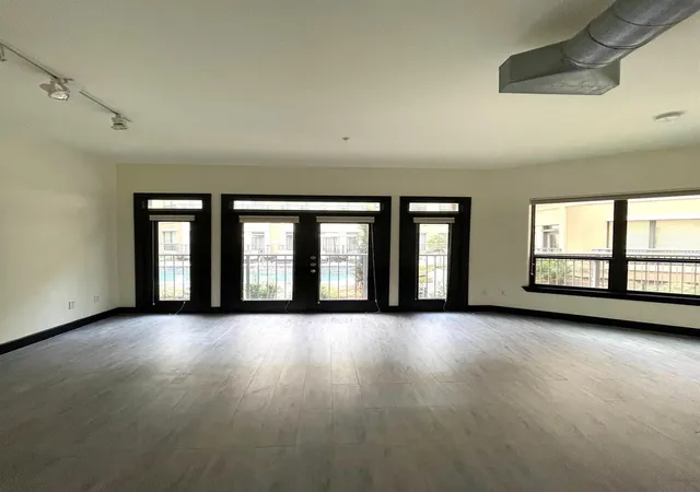 Photo 3 of Condo for sale at 1901 Post Oak Blvd #1213, Houston, TX 77056 | MLS# 53194744 | Listing updated on 2026-06-28