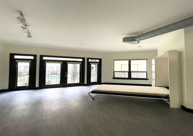Photo 3 of Condo for sale at 1901 Post Oak Blvd #1213, Houston, TX 77056 | MLS# 53194744 | Listing updated on 2026-06-28