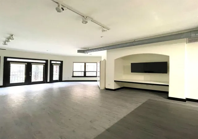 Photo 4 of Condo for sale at 1901 Post Oak Blvd #1213, Houston, TX 77056 | MLS# 53194744 | Listing updated on 2026-06-28