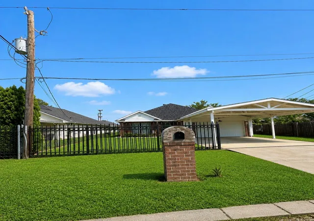 Photo 3 of Single family home for sale at 9422 Ledge St, Houston, TX 77075 | MLS# 91183948 | Listing updated on 2026-08-18