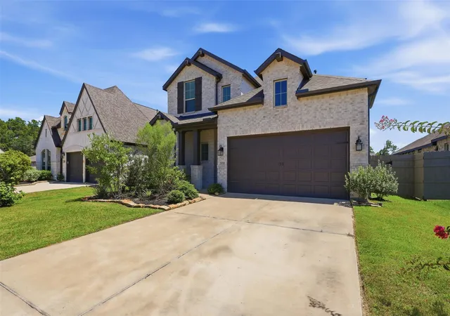 Photo 3 of Single family home for sale at 15930 Golden Trails Ct, Conroe, TX 77302 | MLS# 91203411 | Listing updated on 2026-09-18