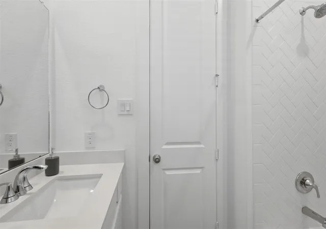Photo 4 of Single family home for sale at 15930 Golden Trails Ct, Conroe, TX 77302 | MLS# 91203411 | Listing updated on 2026-09-19