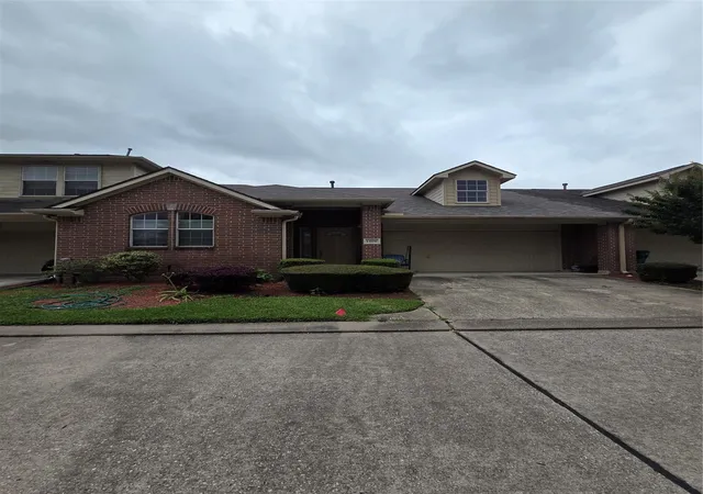 Homes for sale in Pasadena, TX | 1606 Village Townhome Dr, Pasadena, TX 77504 | MLS# 73735854