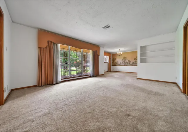 5th image of 115 E Thornton Rd, Houston, TX 77022 | MLS# 92179710