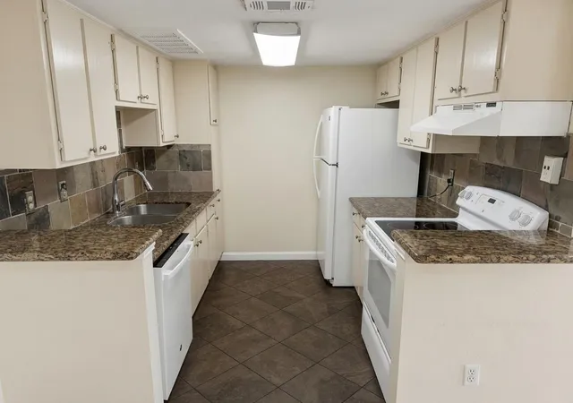 3rd image of 2250 Bering Dr, Houston, TX 77057