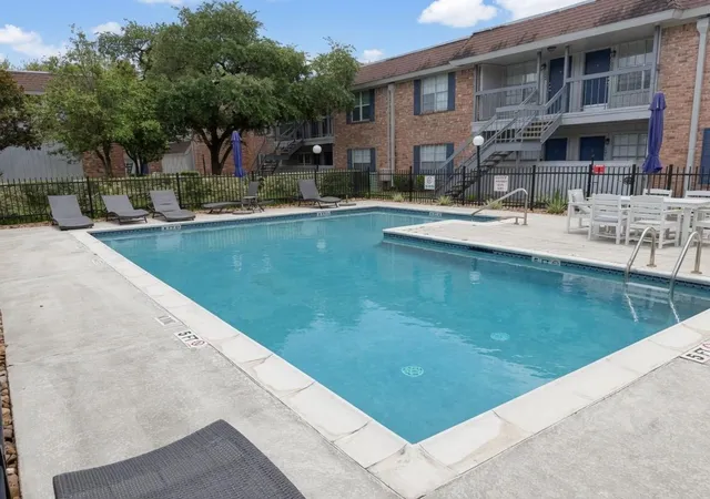 2nd image of 2250 Bering Dr, Houston, TX 77057