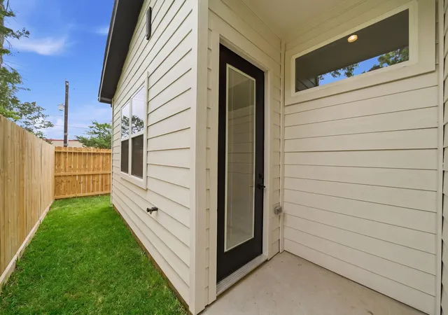 2nd image of 8203 Calhoun St, Houston, TX 77033