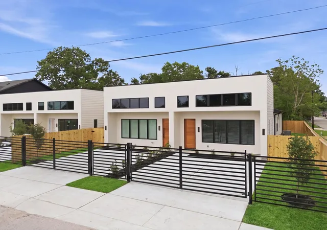 4th image of 8203 Calhoun St, Houston, TX 77033