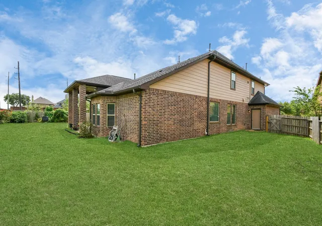 34th image of 3803 May Ridge Ln, Sugar Land, TX 77479 | MLS# 74365415