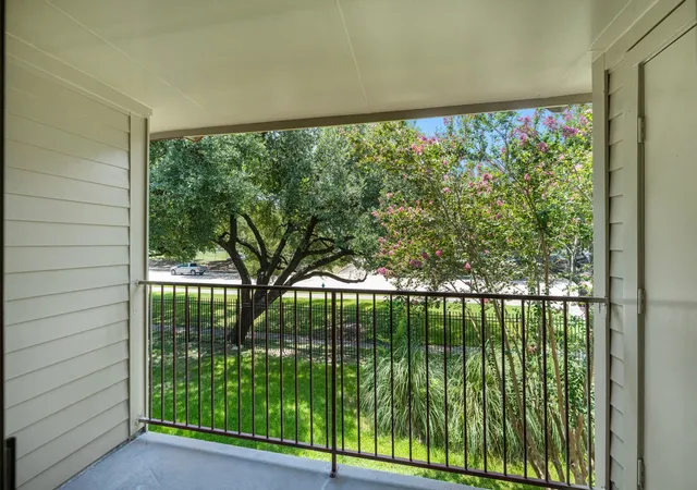 2nd image of 2120 El Paseo St #2708, Houston, TX 77054 | MLS# 43774166