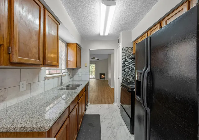 4th image of 2120 El Paseo St #2708, Houston, TX 77054 | MLS# 43774166