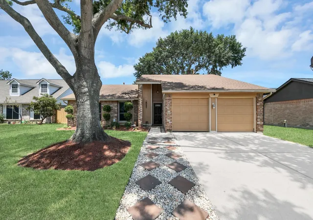Photo 2 of Single family home for sale at 20010 Eastman Pl, Katy, TX 77449 | MLS# 37564108 | Listing updated on 2026-09-13