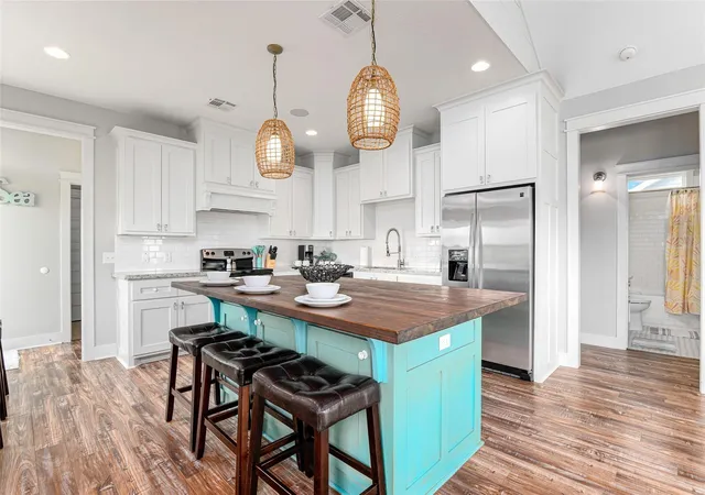 4th image of 977 Clara St, Port Bolivar, TX 77650 | MLS# 55167984