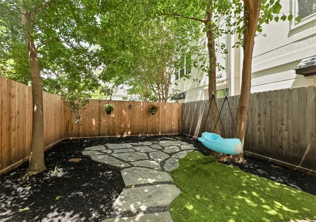 Photo 2 of Single family home for sale at 4510 Eli St, Houston, TX 77007 | MLS# 50647820 | Listing updated on 2026-09-13