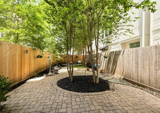 Photo 3 of Single family home for sale at 4510 Eli St, Houston, TX 77007 | MLS# 50647820 | Listing updated on 2026-09-13