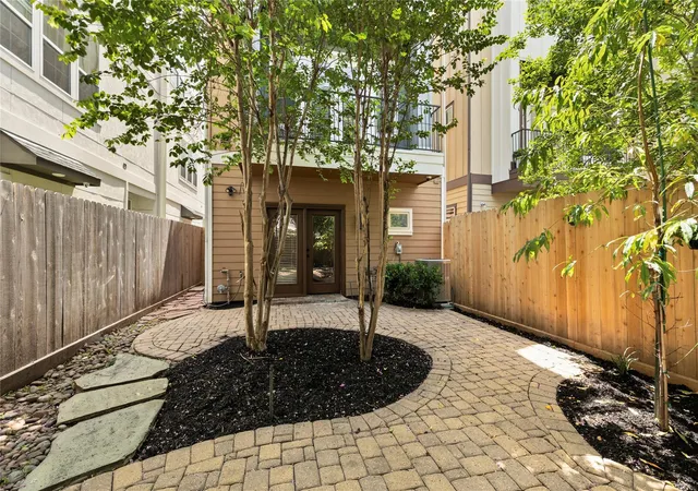 Photo 4 of Single family home for sale at 4510 Eli St, Houston, TX 77007 | MLS# 50647820 | Listing updated on 2026-09-13