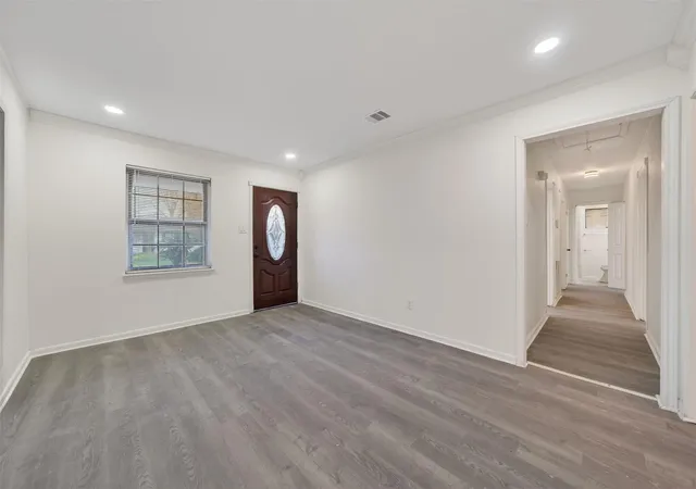 Photo 3 of Single family home for sale at 4119 Ebbtide Dr, Houston, TX 77045 | MLS# 52826258 | Listing updated on 2026-09-14