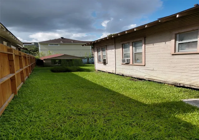 4th image of 1102 Usener St, Houston, TX 77009 | MLS# 55406778
