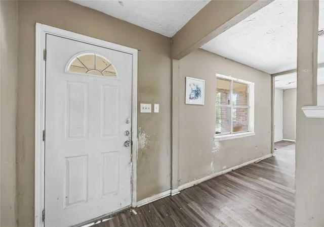 3rd image of 5015 Bricker St, Houston, TX 77033 | MLS# 12375535