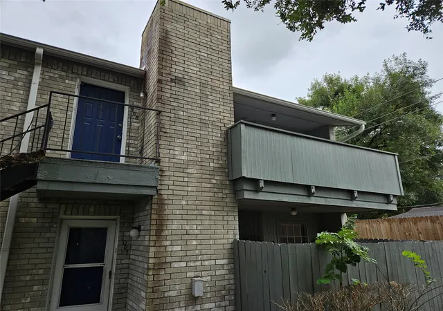 Photo 3 of Condo for sale at 9797 Leawood Blvd #1008, Houston, TX 77099 | MLS# 83628356 | Listing updated on 2026-09-28