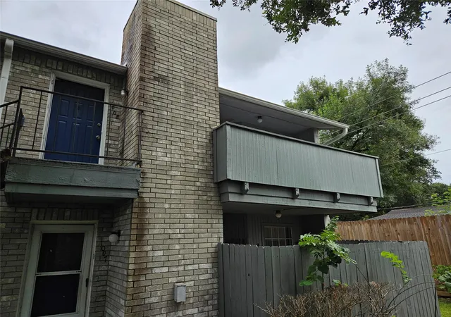 Photo 3 of Condo for sale at 9797 Leawood Blvd #1008, Houston, TX 77099 | MLS# 83628356 | Listing updated on 2026-09-28