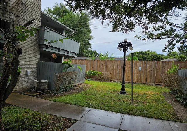 Photo 4 of Condo for sale at 9797 Leawood Blvd #1008, Houston, TX 77099 | MLS# 83628356 | Listing updated on 2026-09-28