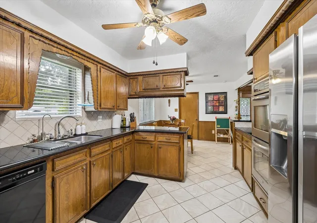 4th image of 9803 Rocktree Dr, Houston, TX 77040 | MLS# 55074826