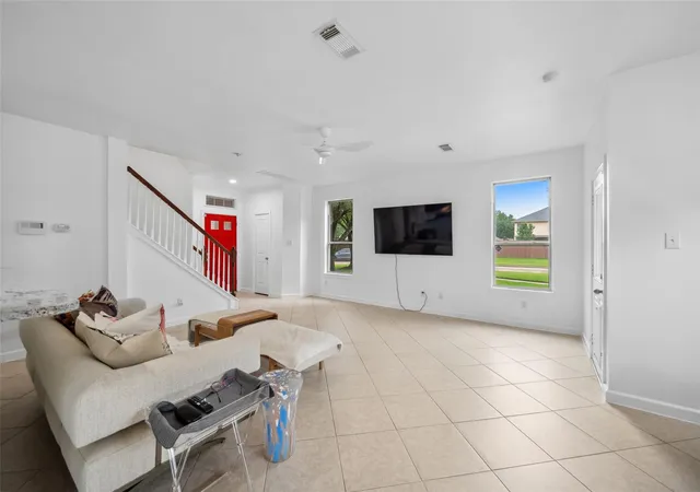 Photo 2 of Townhouse for sale at 5338 Summit Holw Dr, Houston, TX 77084 | MLS# 82235795 | Listing updated on 2026-05-20