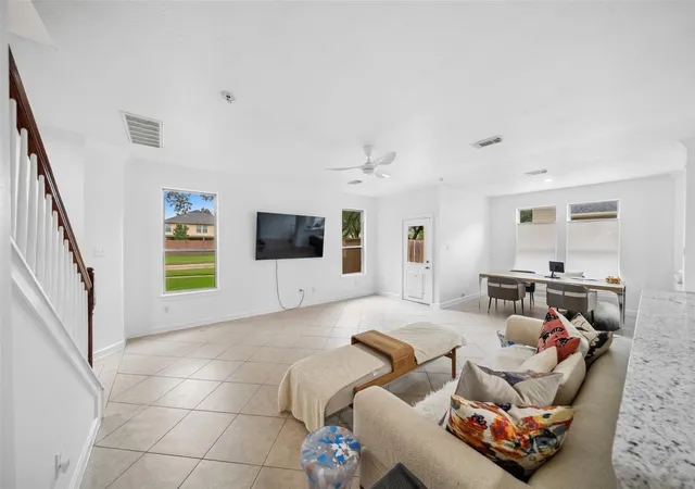 Photo 3 of Townhouse for sale at 5338 Summit Holw Dr, Houston, TX 77084 | MLS# 82235795 | Listing updated on 2026-05-20