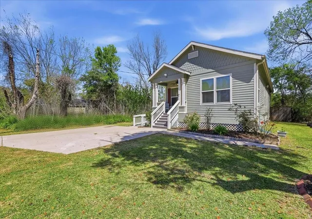 Homes for sale in Orange, TX | 1110 N 5Th St, Orange, TX 77630 | MLS# 51693297