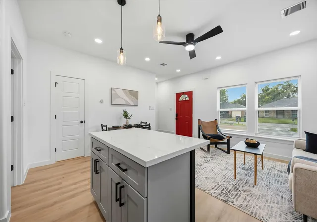 4th image of 7946 Fields St #A/B, Houston, TX 77028 | MLS# 49094652