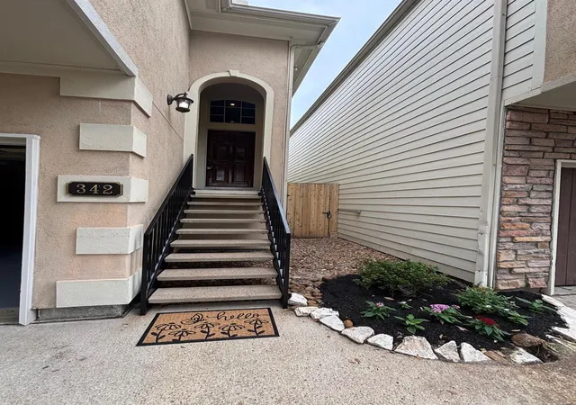 2nd image of 342 Baron St, Houston, TX 77020 | MLS# 44772096