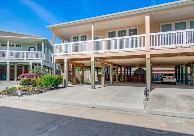 Photo 2 of Sale Pending at 1705 Bayway Dr, Seabrook, TX 77586 | MLS# 81085479 | Listing updated on 2026-09-15