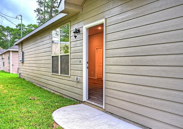Photo 3 of Single family home for sale at 11724 White Cedar St, Willis, TX 77318 | MLS# 83399256 | Listing updated on 2026-07-04