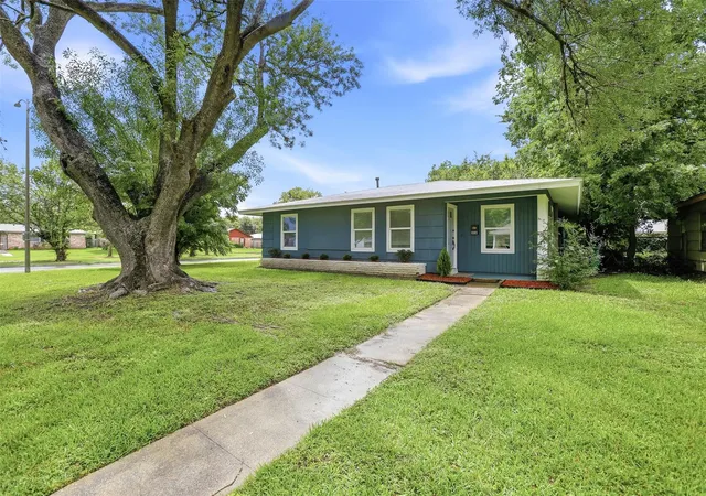 image of 5638 Simsdale St, Houston, TX 77033 | MLS# 4713787