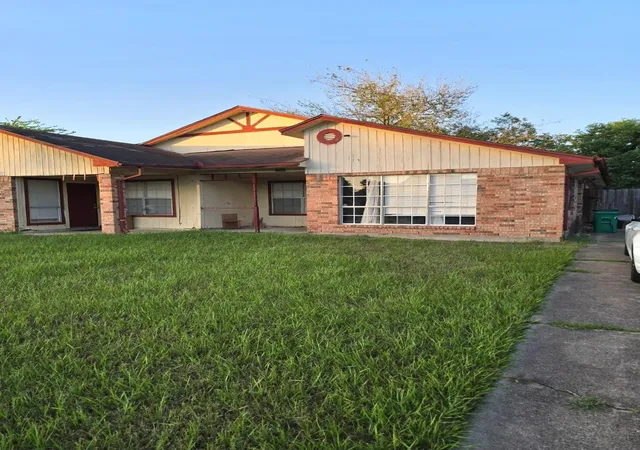 Photo 1 of Single family home for sale at 7505 Tierra Verde Dr, Houston, TX 77083 | MLS# 63110267 | Listing updated on 2026-08-27