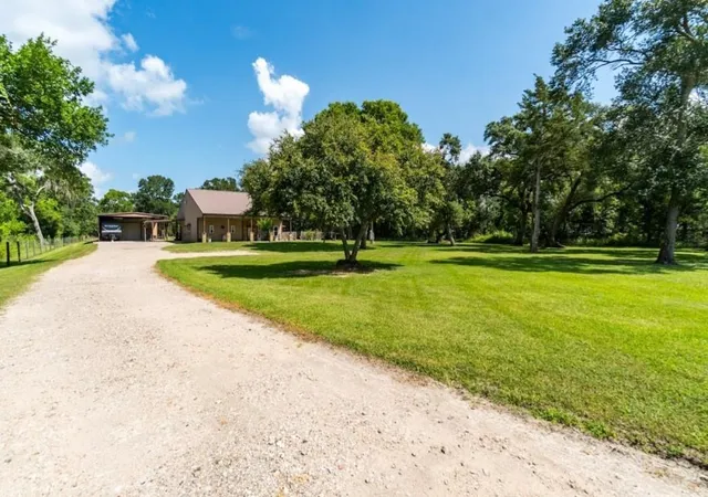 Homes for sale in Sweeny, TX | 6470 County Road 3, Sweeny, TX 77480 | MLS# 14103902